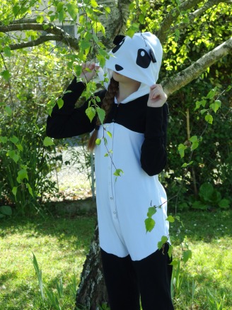 Surpyjama ou combi pyjama, tout en jersey, Modèle SANDMAN adapté d'Ottobre 6/2015 ! Voilà un panda tout rigolo !!